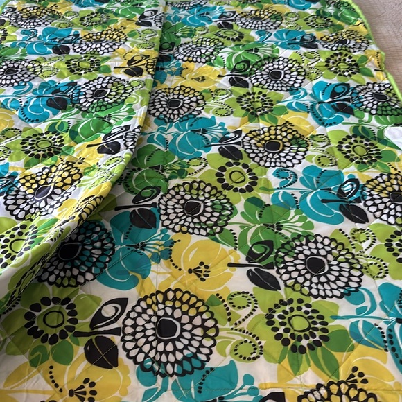 Vera Bradley Picnic Blanket Lime's Up Green and Black Retired - Picture 7 of 7